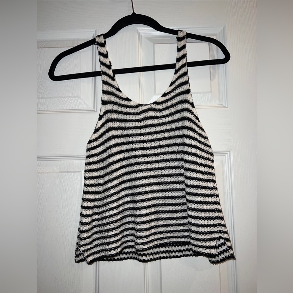 Absolutely Creative Worldwide Knit Cropped Tank Top- Medium